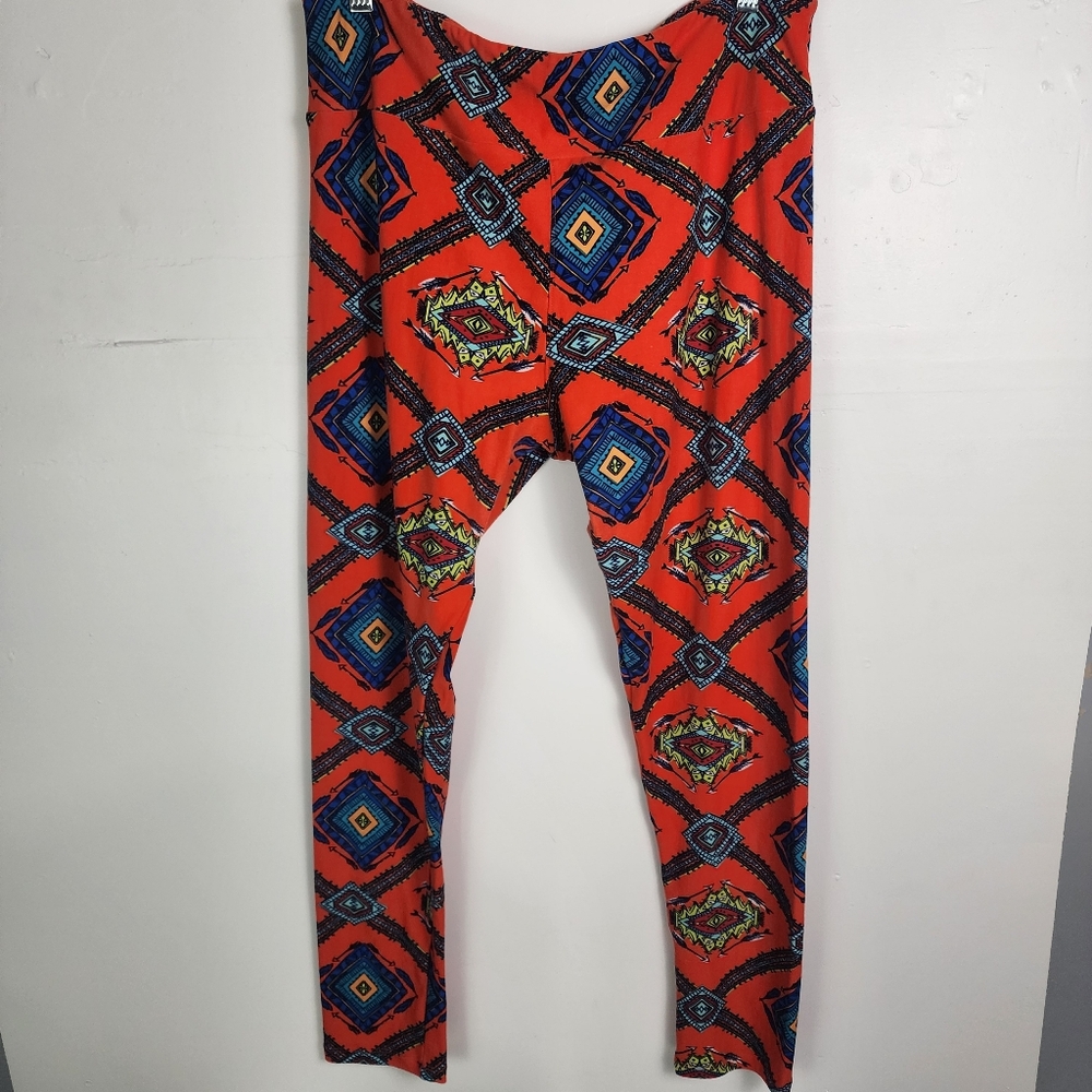 LuLaRoe Tall & Curvy Leggings in Geometric Pattern TC Soft